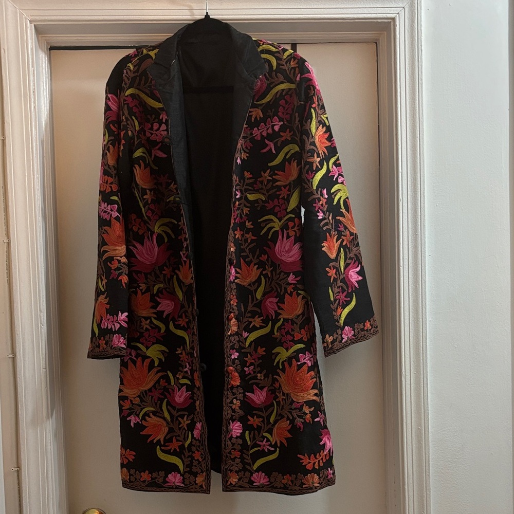 Source Unknown Black Coat with Floral Embroidery